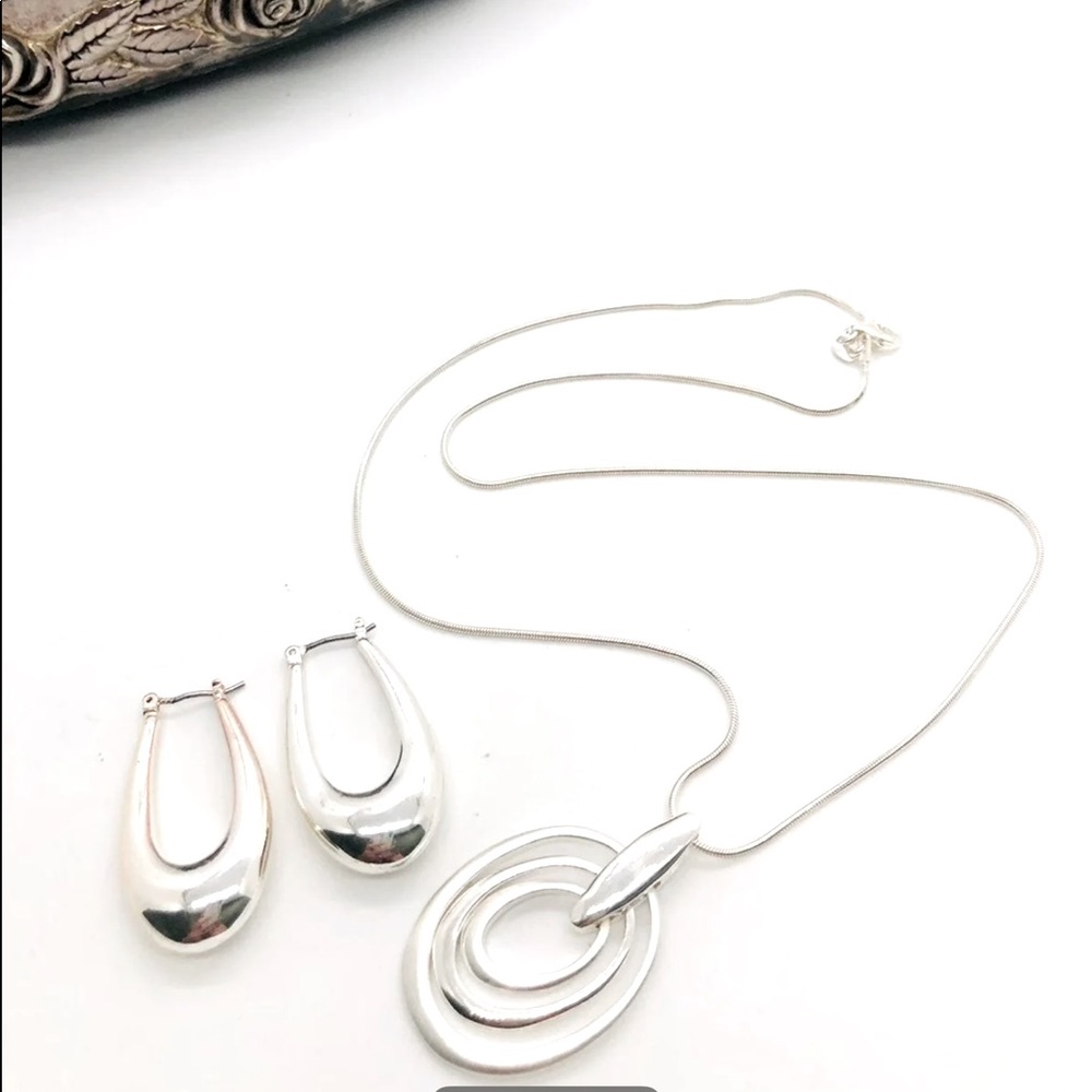 Vintage Silver Necklace & ST Hoop Earrings